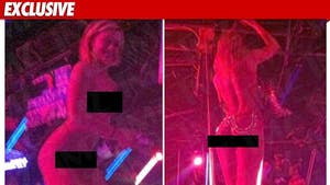 Weiner Stripper Shows Off Her Buns