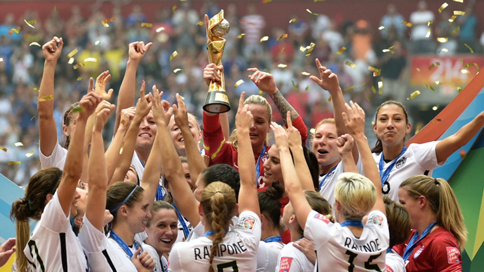 2015 Woman S World Cup Winners The Champagne Celebration   0babd756365850689e8f7330a37dbd20 Xl 