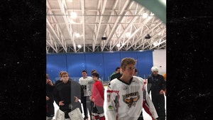 Justin Bieber Hit The Ice in Canada On Thanksgiving