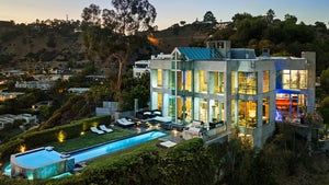 1001-Big-Fat-Liar-Hollywood-Hills-Home-Rent-PRIMARY