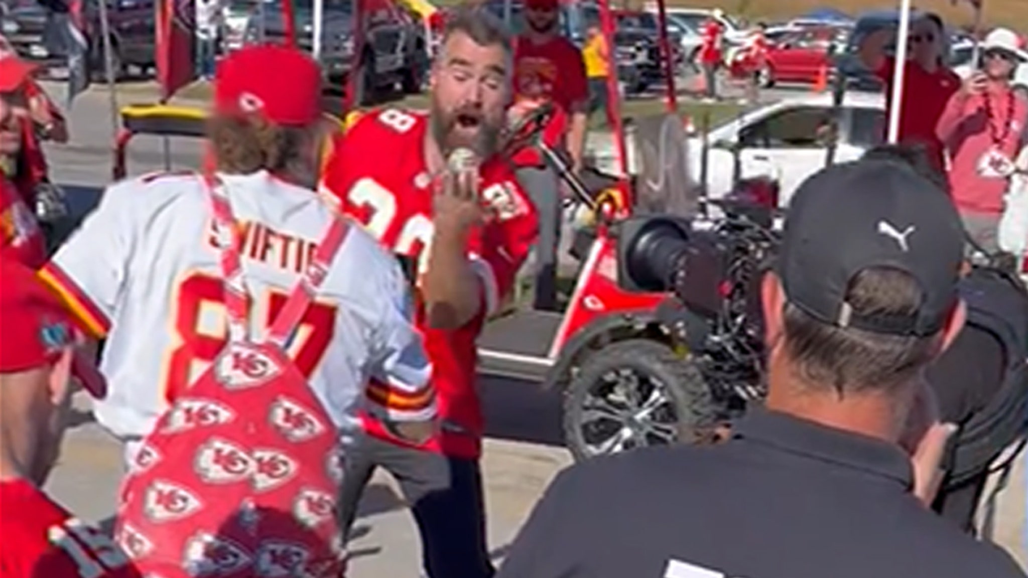 Jason Kelce Learns Beer Can Occasion Trick From Swiftie At Chiefs Tailgate – WorldNewsEra