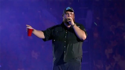 102724_luke_combs_kal