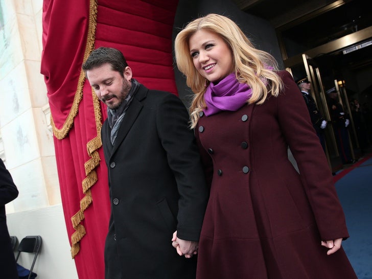 Kelly Clarkson and Brandon Blackstock -- Happier Times
