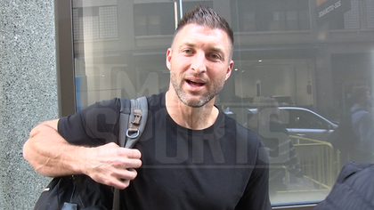 110425 tim tebow kal2.jpg