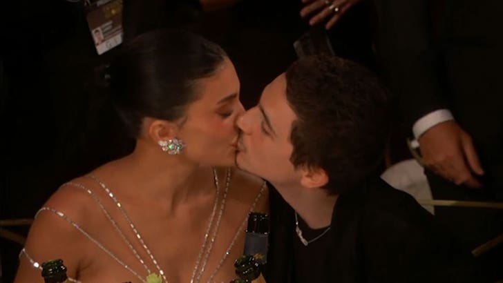 011126_Timothy_Chalamet_Kylie_Jenner_Ontem