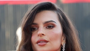 Emily-Ratajkowski-main-getty-1