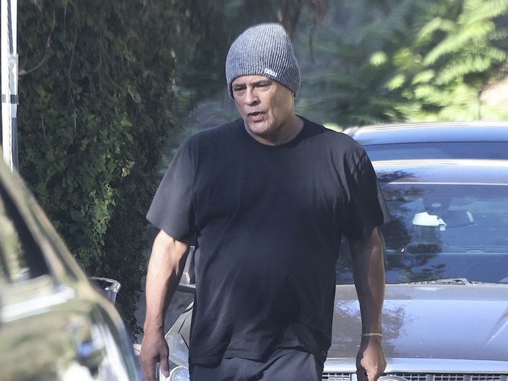 Raymond Cruz após a libertação da prisão BG1