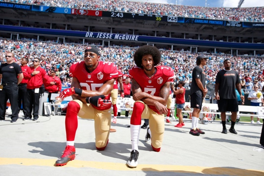 Colin_Kaepernick_knee_anthem09