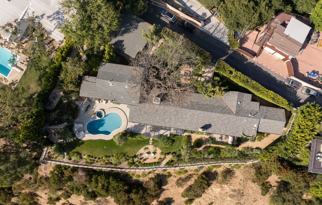 Chris Evans Hollywood Home New Pics 27
