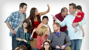 'Modern Family' Cast -- Drops Lawsuit ... We're Back In!
