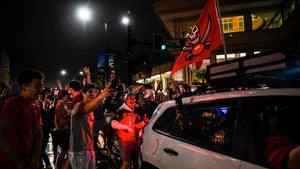 Bucs Fans Flood Tampa Streets After Super Bowl Win, What Social Distancing?