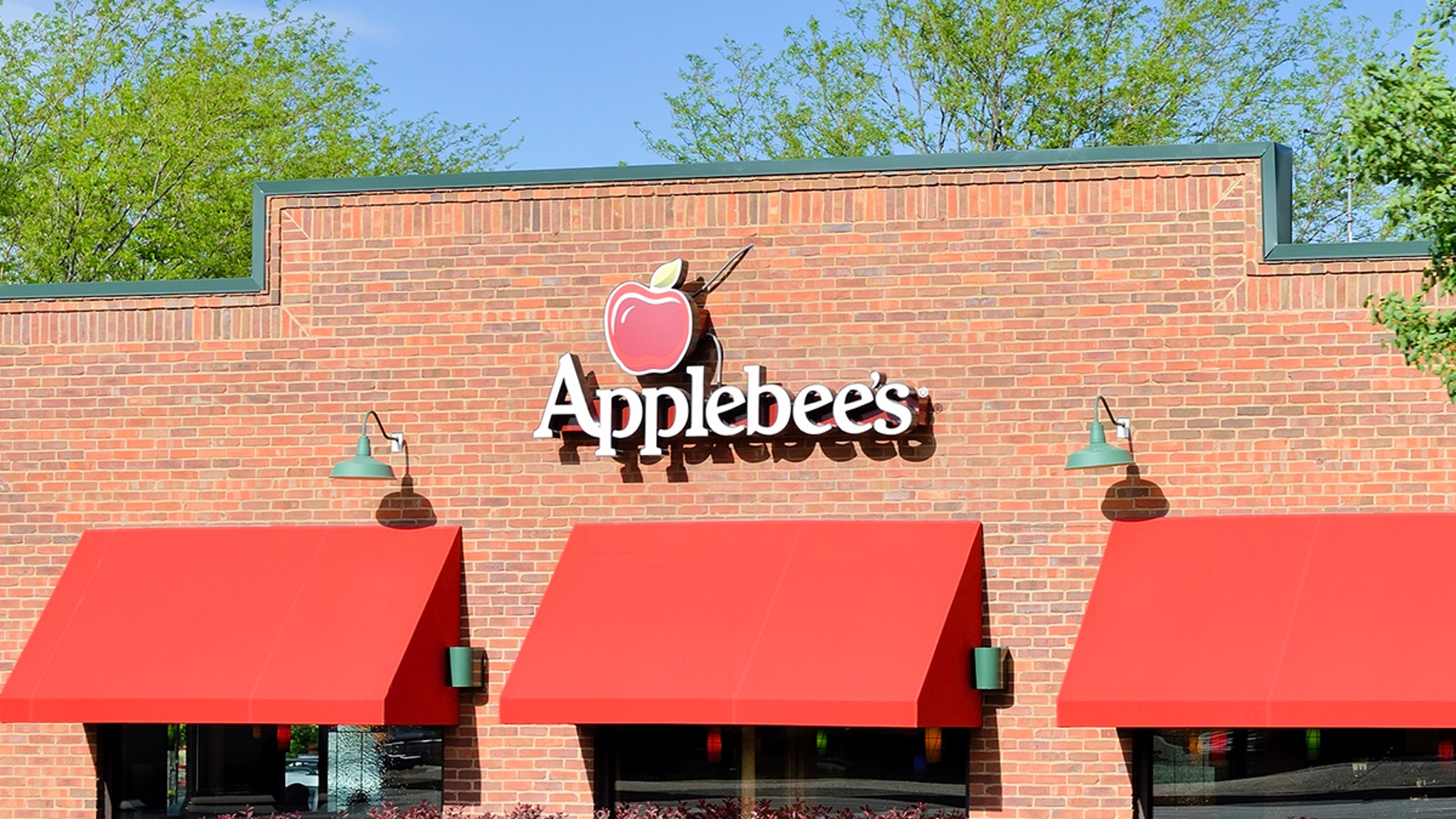 Franquia da Applebee limita salários em meio ao aumento dos preços do gás