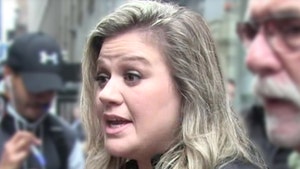 Kelly Clarkson Stalker Arrested Against After 12 Restraining Order Violations
