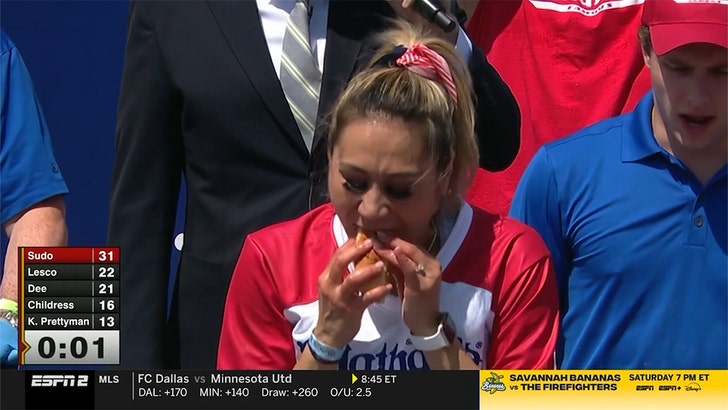 070425_nathans_hot_dog_womens_kal