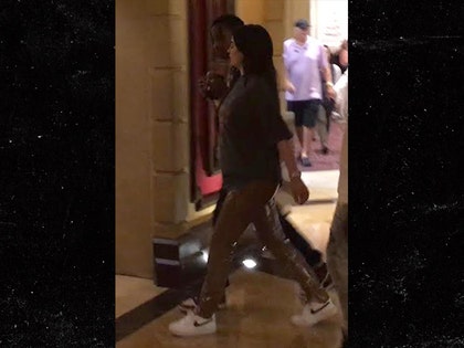 0924-kylie-jenner-travis-scott-backgrid-01