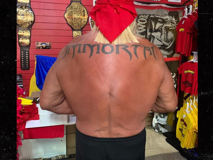 Hulk Hogan Shows Back Scars After 10th I'm Still Huge!