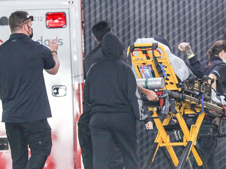 Travis Barker Hospitalized, Kourtney Kardashian There, Daughter Asks for Prayers.jpg
