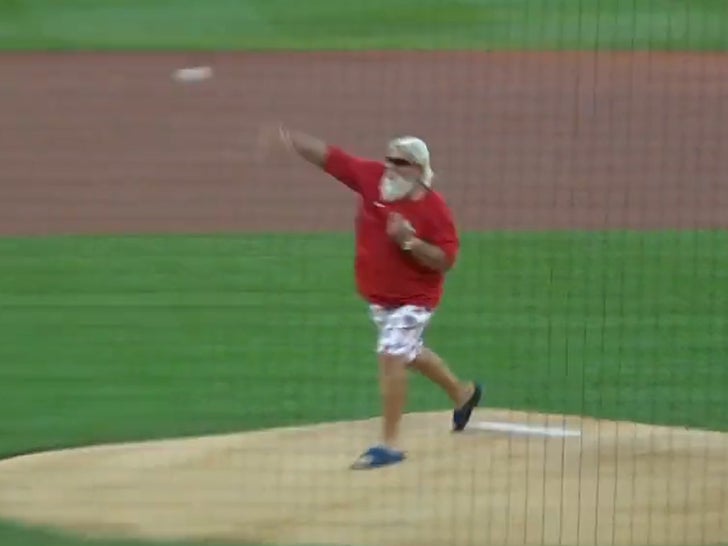 John Daly Throws Perfect Fastball In Ceremonial First Pitch At Cardinals Game.jpg