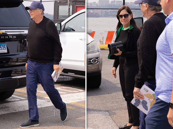 Bill Gates and Paula Hurd spotted in New York with a ring