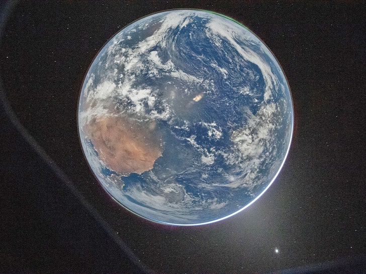 earth nasa artemis 2 2