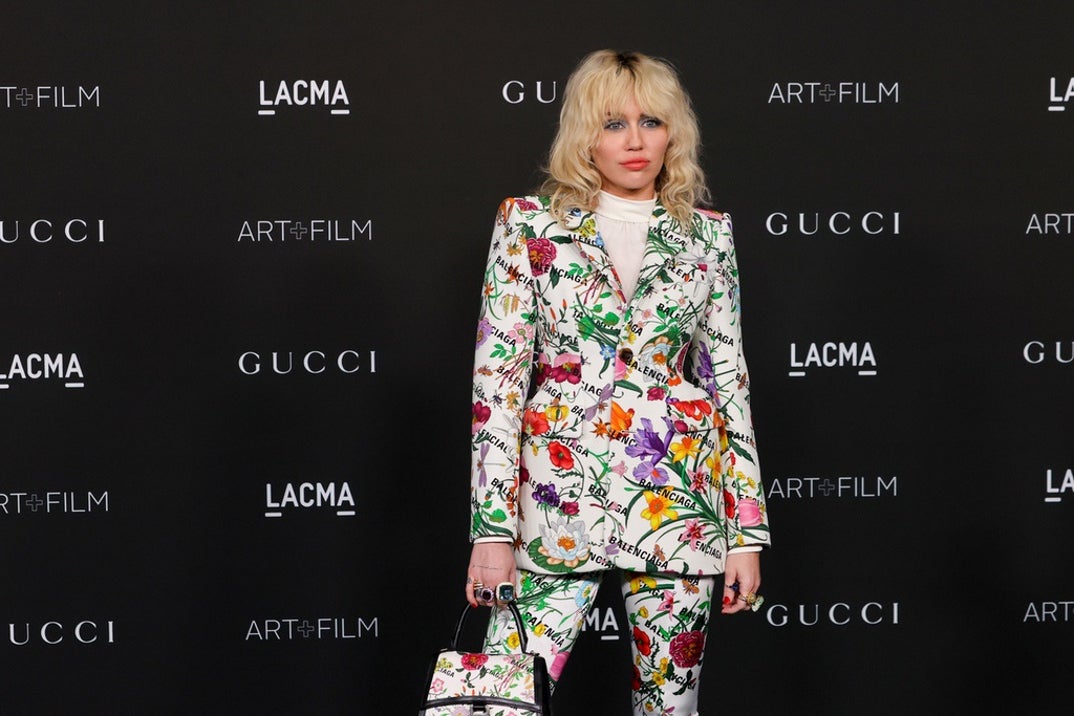 Miley Cyrus Stylish And Sexy Through The Years 27
