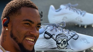 DeSean Jackson Cops Sick Skull-And-Crossbone Cleats For 1st Raiders Game