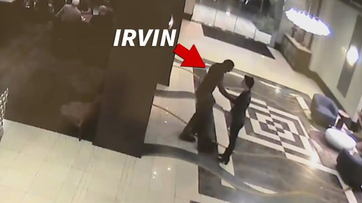 Michael Irvin Marriott Videosu Eski NFL Yıldızının Suçlayıcıyla Konuştuğunu, Dirseğine Dokunduğunu Gösteriyor