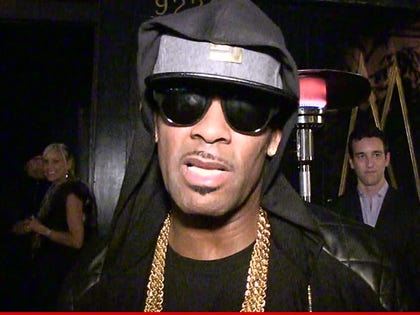 0818-r-kelly-tmz-02