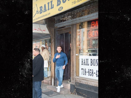 0407_conor-mcgregor-leaving-bail-bonds_mega
