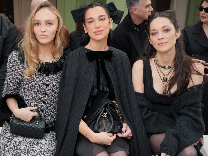 0127-Celebrities-at-Chanel-Haute-Couture-Paris-Fashion-Week-photos-primary-3