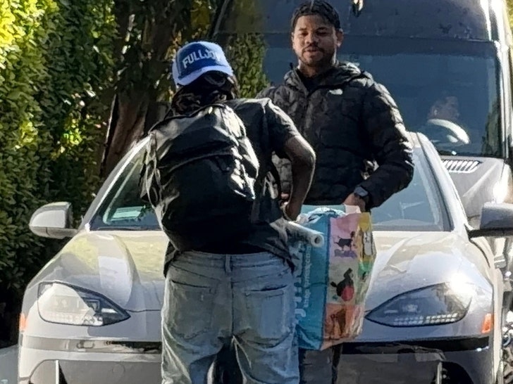 Rihanna sale volando de Los Ángeles en medio del rodaje de un drama