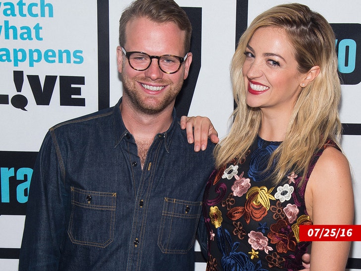 Abby Elliott Bill Kennedy sub getty 2