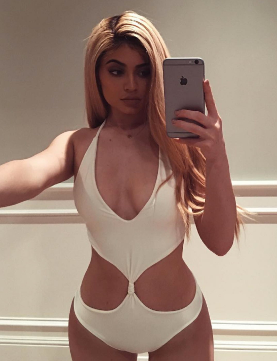 kylie_jenner_instagram_hot_shots_photos_14