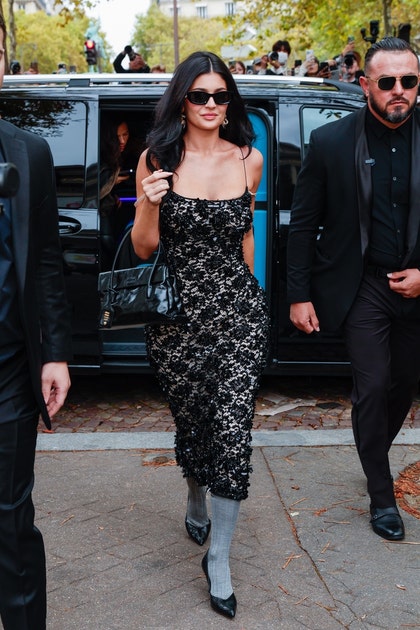 chinese dress ladies Kylie Jenner Black Strapless Valentino Show 2024 Dress main image 1