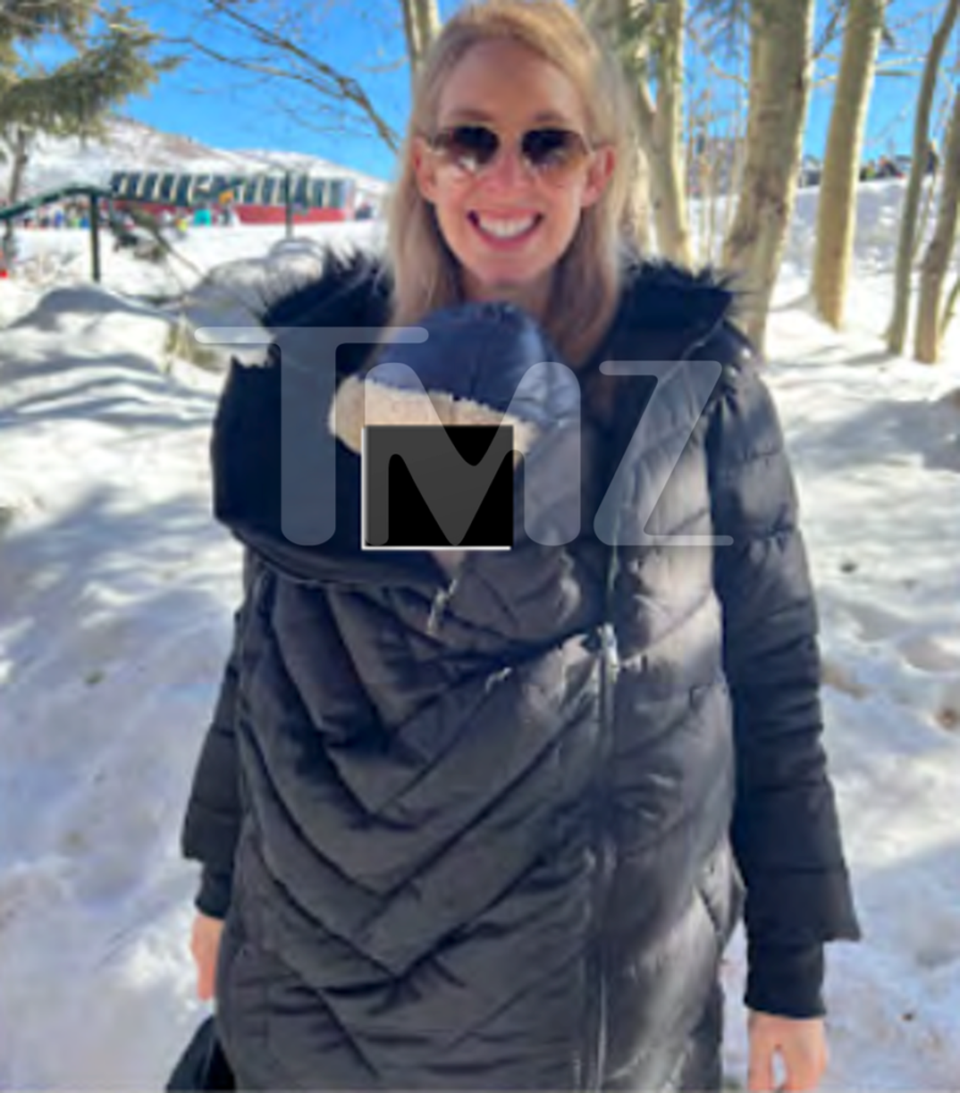 Elizabeth Holmes Photos 11
