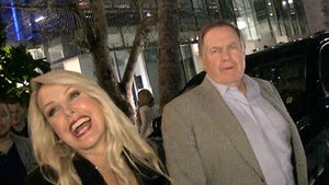 Bill Belichick's GF Cracks Up Over Tom Brady Qs, 'You Know He's Not Gonna Answer!'