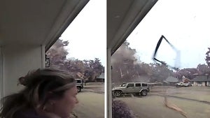 Louisiana Woman Witnesses Lightning Strike Demolish Tree, Caught on Video