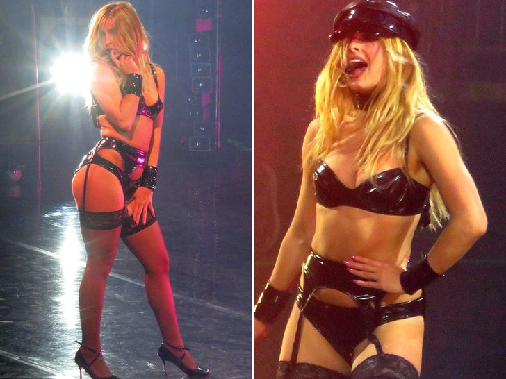 Addison Rae Wears A Black Latex Bra And Panties At Toronto Tour Concert