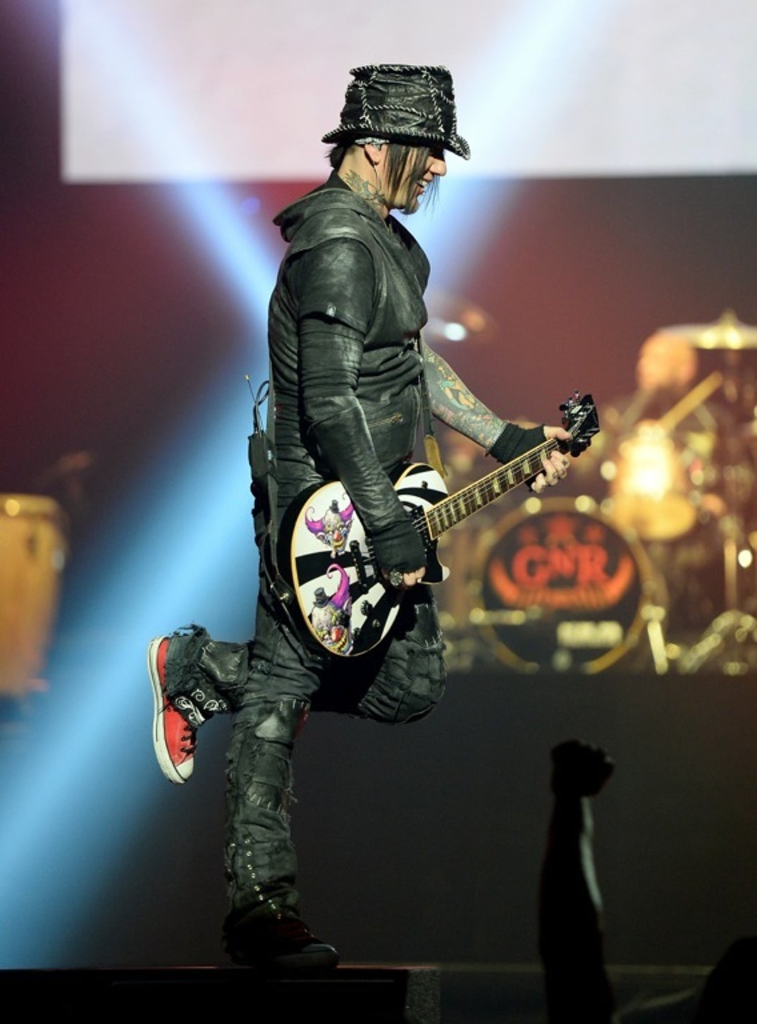 0401_gunsnroses_performance_22