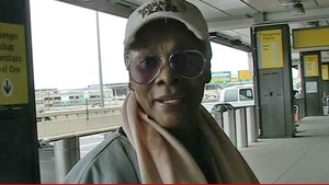 Dionne Warwick -- Shower Accident Lands Singer in Hospital