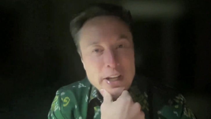 Elon Musk Karanlığa Sarılmış Garip Bir Videoda Ortaya Çıktı