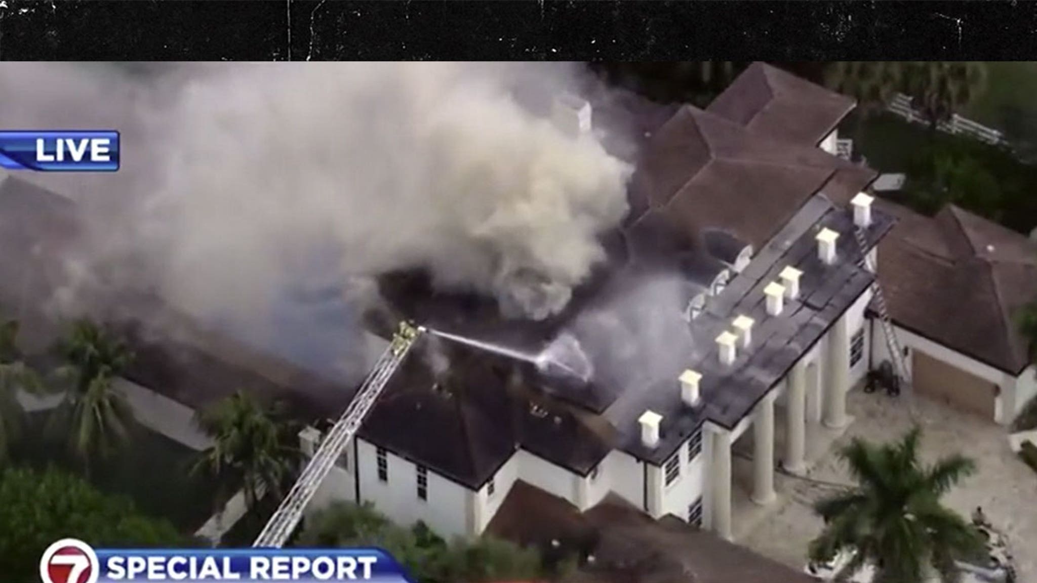 Tyreek Hill's Florida home catches fire, rescue crews work to put out flames
