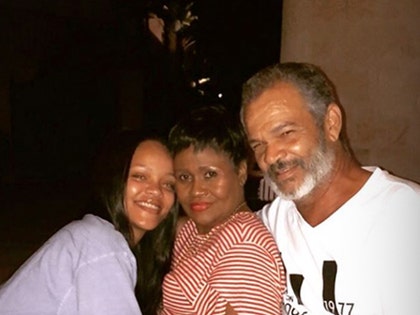 0828-rihanna-insta-02