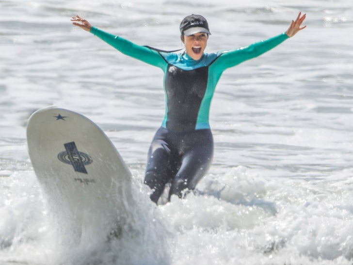 Kourtney Kardashian Gets Surf Lesson in Malibu