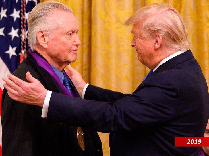 103099cfd8a145b3884c55133c1c8d58 md | Jon Voight Sends Ominous Message About Trump After Midterm Dust Settles | The Paradise News