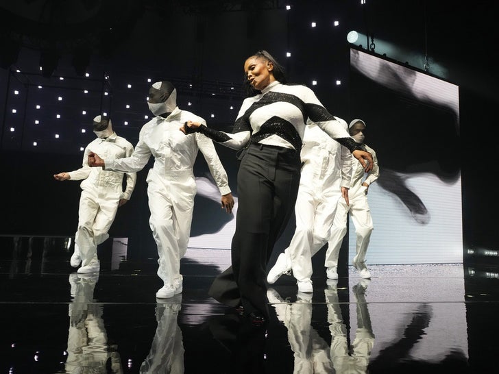 Janet Jackson Performance Photos