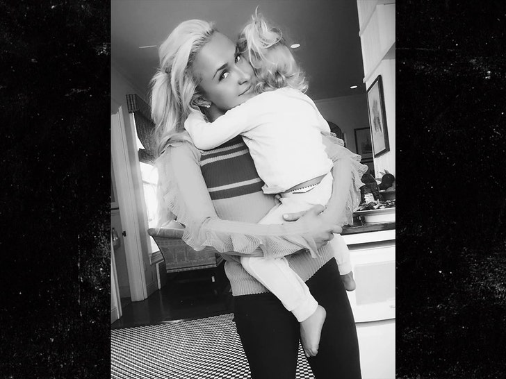 Hayden Panettiere and daugher kaya x 2