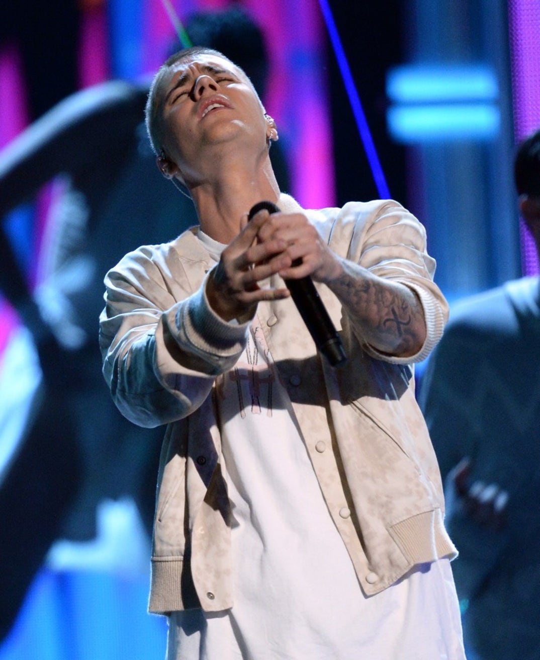 justin bieber performance photos-2-08