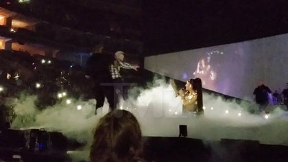 030217_ariana_grande_kal