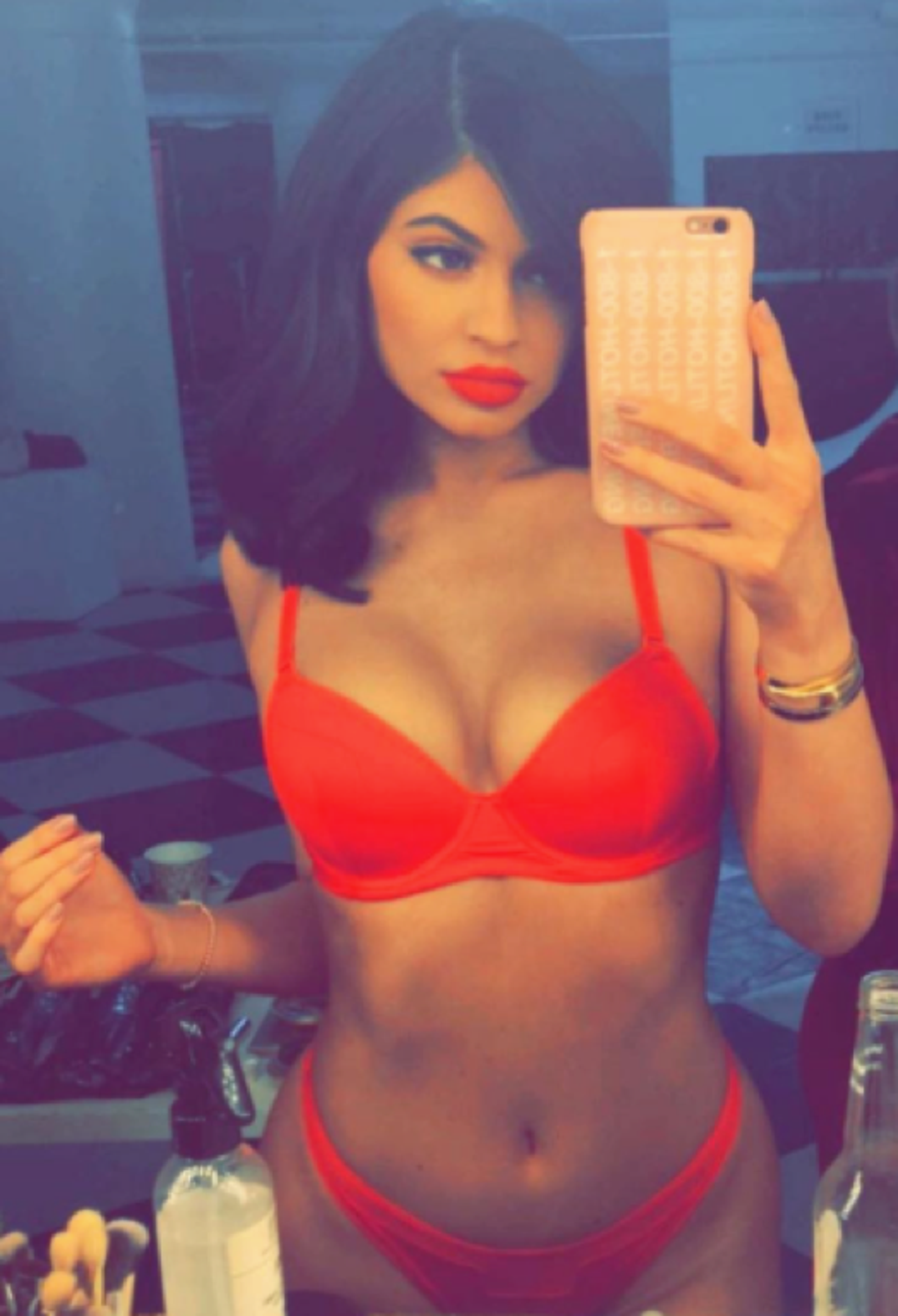 0804_Kylie_Jenner_Hot_Pics18